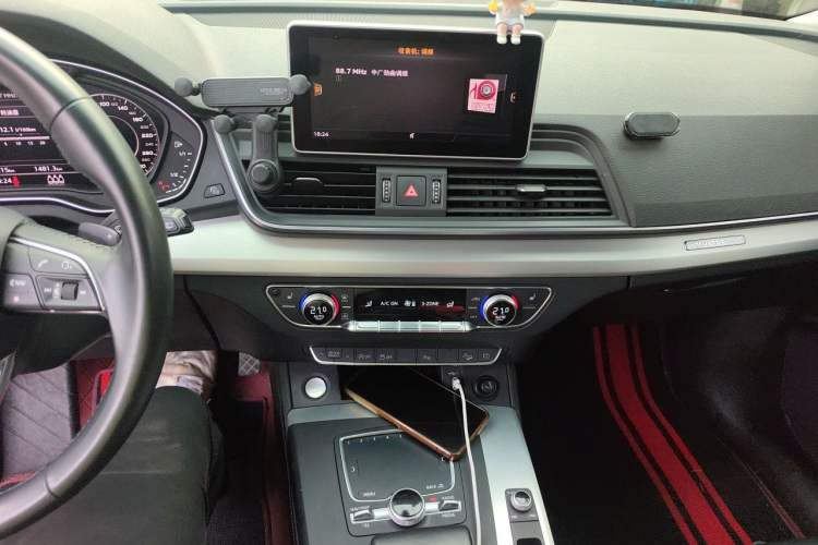 Used Audi Q5L 2018 40 TFSI Prestige Fashion Edition China V Audio And AC Panel