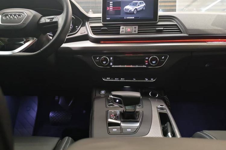 Used Audi Q5L 2018 45 TFSI Prestige Sporty Edition China VI Audio And AC Panel
