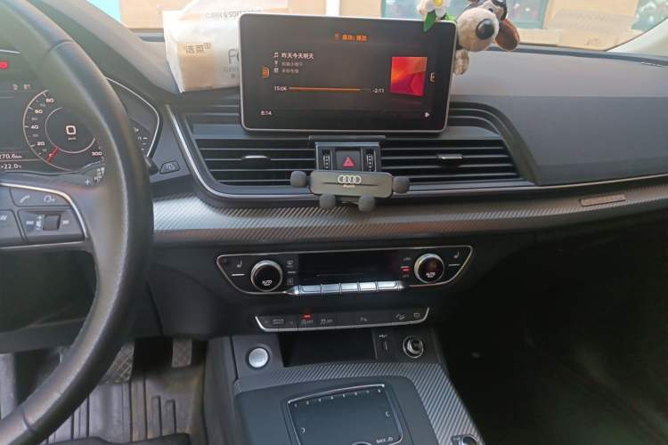 Used Audi Q5L 2018 45 TFSI Prestige Fashion Edition China VI Emission Standard Audio And AC Panel