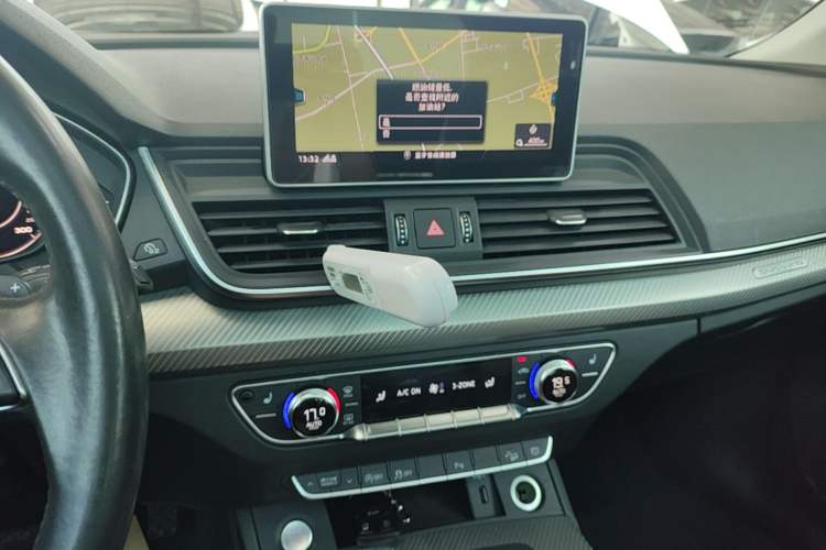 Used Audi Q5L 2018 45 TFSI Prestige Fashion Edition China V Emission Standard Audio And AC Panel
