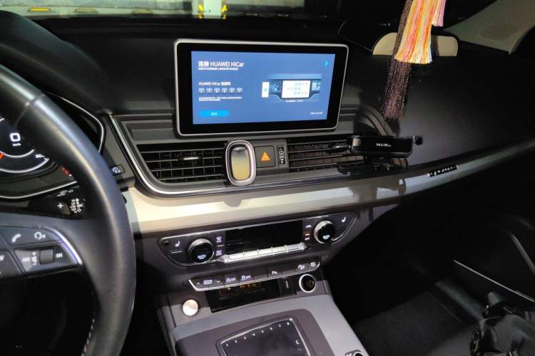 Used Audi Q5L 2018 40 TFSI Prestige Fashion Edition China V Audio And AC Panel