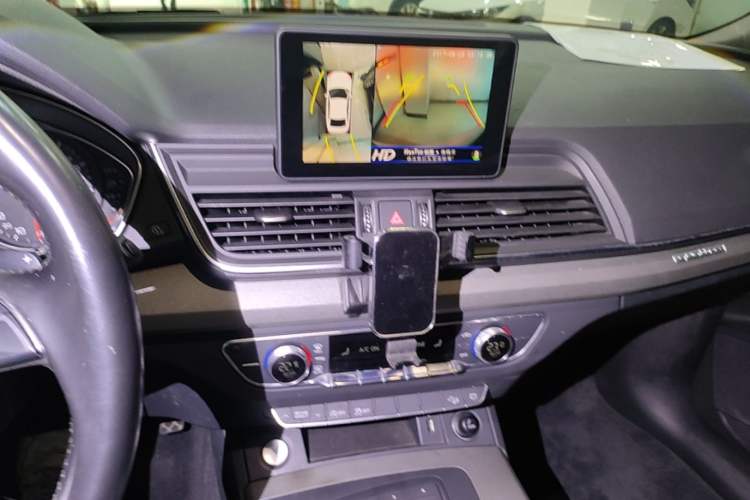 Used Audi Q5L 2018 40 TFSI Prestige Edition China V Audio And AC Panel