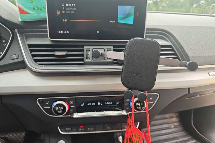 Used Audi Q5L 2018 40 TFSI Prestige Fashion Edition China VI Audio And AC Panel