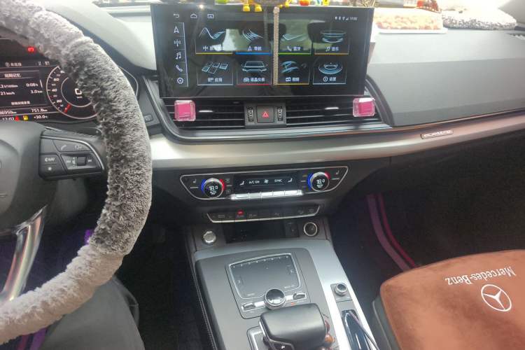 Used Audi Q5L 2018 40 TFSI Prestige Fashion Edition China V Audio And AC Panel