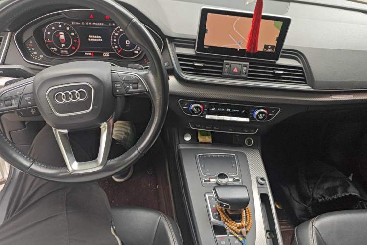 Used Audi Q5L 2018 45 TFSI Prestige Fashion Edition China V Emission Standard Audio And AC Panel