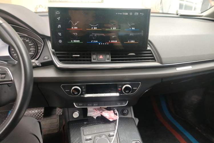 Used Audi Q5L 2018 40 TFSI Prestige Edition China VI Emission Standard Audio And AC Panel