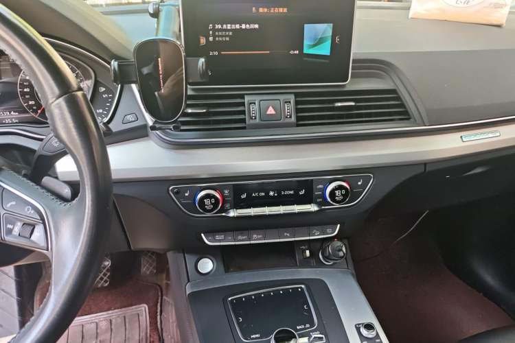 Used Audi Q5L 2018 40 TFSI Prestige Fashion Edition China V Audio And AC Panel