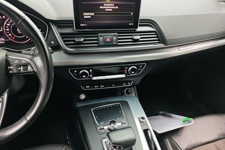 Used Audi Q5L 2018 40 TFSI Prestige Fashion Edition China VI Audio And AC Panel
