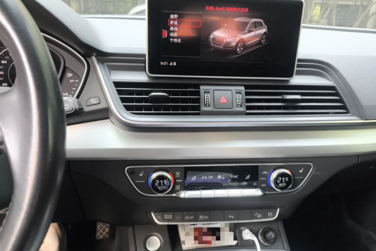 Used Audi Q5L 2018 40 TFSI Prestige Fashion Edition China V Audio And AC Panel