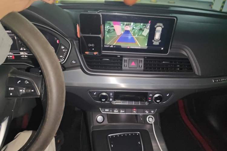 Used Audi Q5L 2018 40 TFSI Prestige Fashion Edition China VI Audio And AC Panel