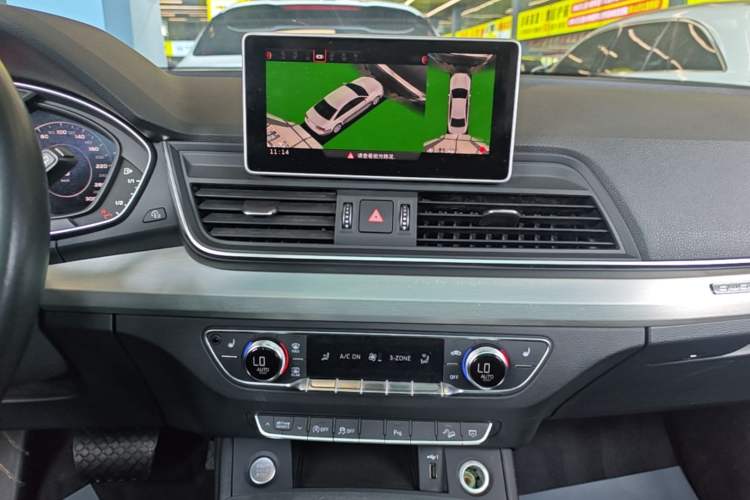 Used Audi Q5L 2018 40 TFSI Prestige Fashion Edition China VI Audio And AC Panel