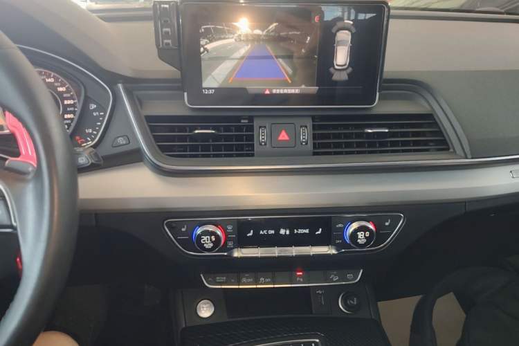 Used Audi Q5L 2018 40 TFSI Prestige Fashion Edition China V Audio And AC Panel