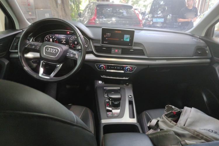 Used Audi Q5L 2018 45 TFSI Prestige Fashion Edition China V Emission Standard Center Console
