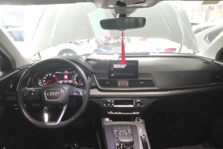Used Audi Q5L 2018 40 TFSI Prestige Edition China V Center Console