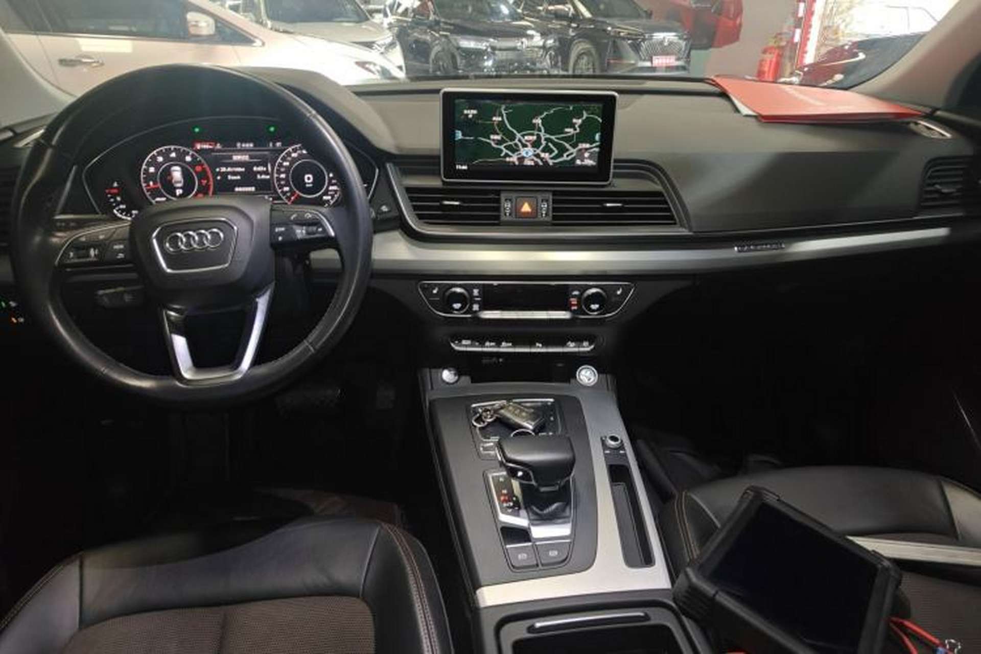 Used Audi Q5L 2018 40 TFSI Prestige Fashion Edition China VI Center Console