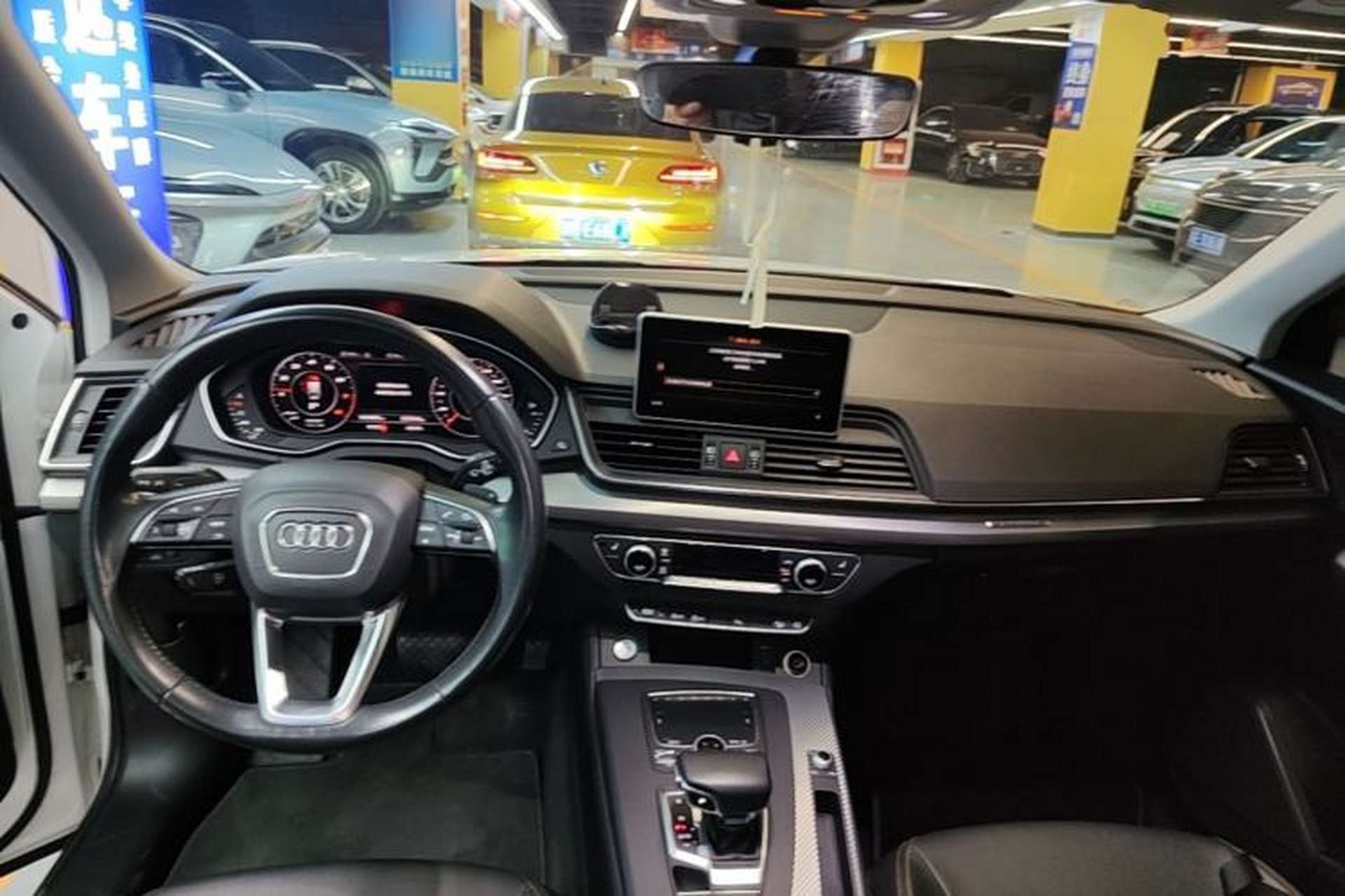 Used Audi Q5L 2018 45 TFSI Prestige Fashion Edition China V Emission Standard Center Console