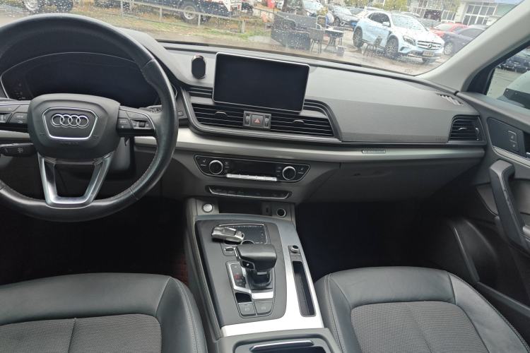 Used Audi Q5L 2018 40 TFSI Prestige Fashion Edition China V Center Console