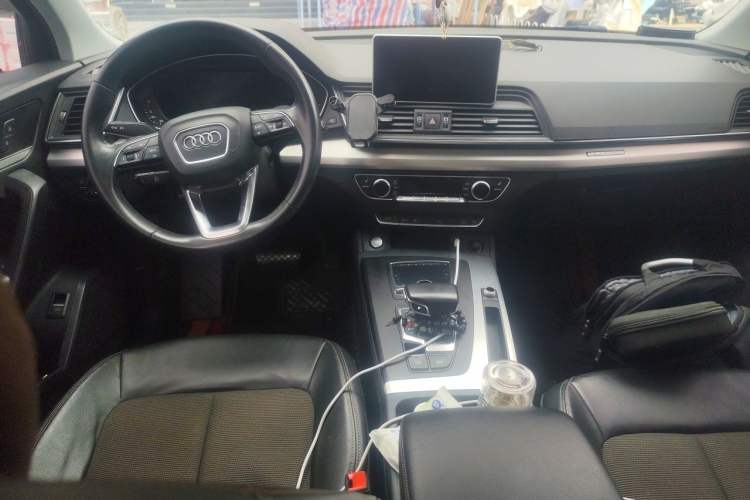 Used Audi Q5L 2018 40 TFSI Prestige Fashion Edition China V Center Console