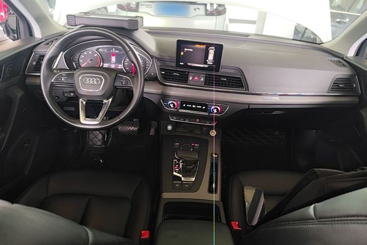 Used Audi Q5L 2018 40 TFSI Prestige Edition China VI Emission Standard Center Console