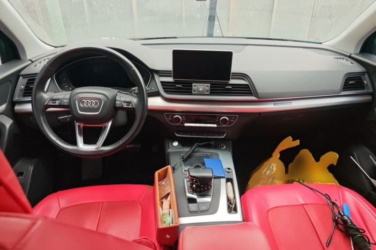 Used Audi Q5L 2018 40 TFSI Prestige Fashion Edition China VI Center Console
