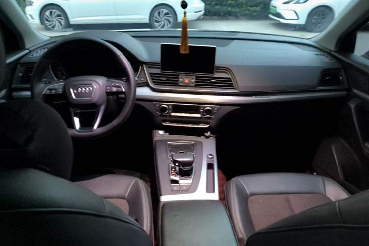 Used Audi Q5L 2018 40 TFSI Prestige Fashion Edition China V Center Console