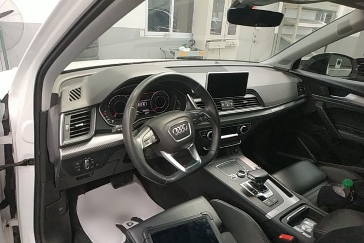 Used Audi Q5L 2018 45 TFSI Prestige Sporty Edition China VI Center Console