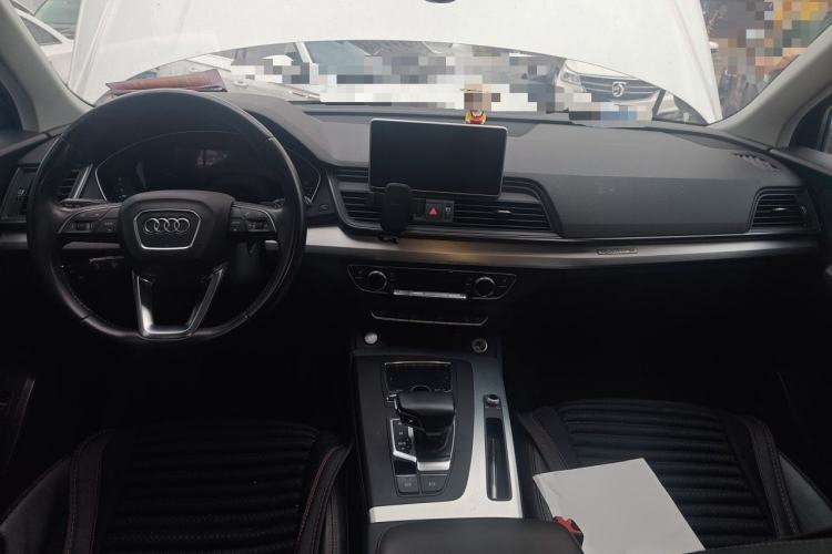 Used Audi Q5L 2018 40 TFSI Prestige Fashion Edition China V Center Console