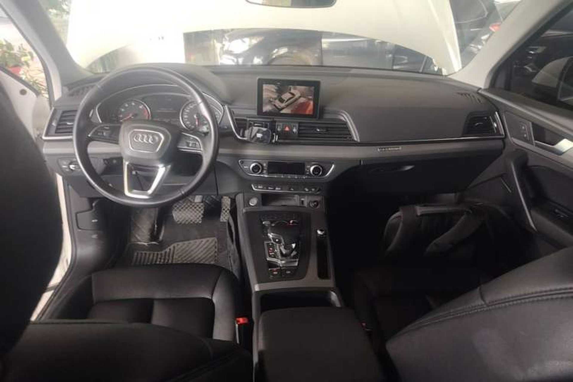 Used Audi Q5L 2018 40 TFSI Prestige Edition China VI Emission Standard Center Console