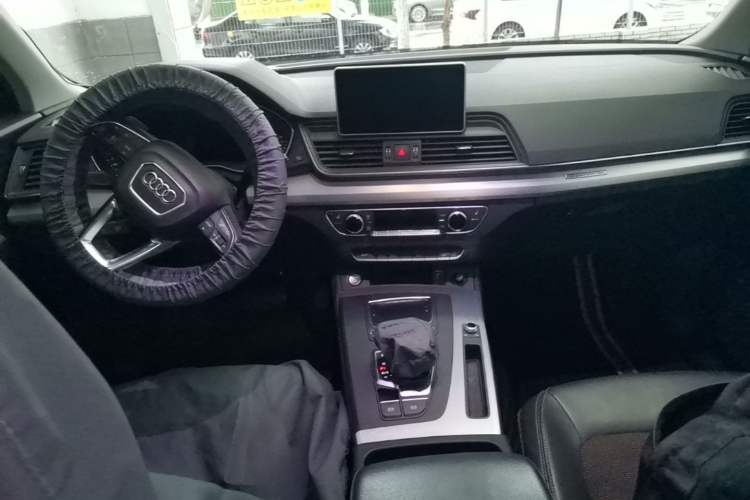 Used Audi Q5L 2018 40 TFSI Prestige Fashion Edition China V Center Console