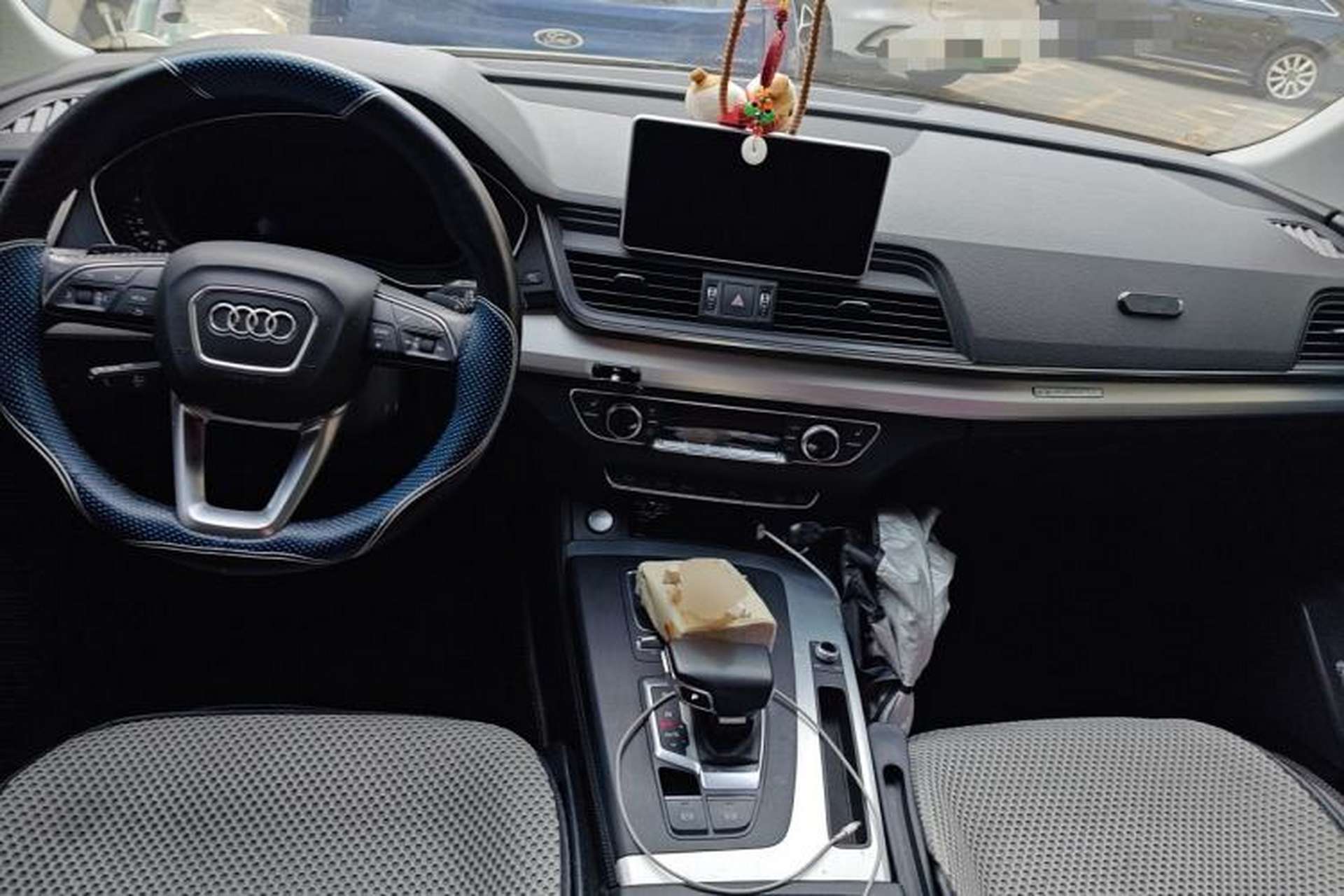 Used Audi Q5L 2018 40 TFSI Prestige Fashion Edition China VI Center Console