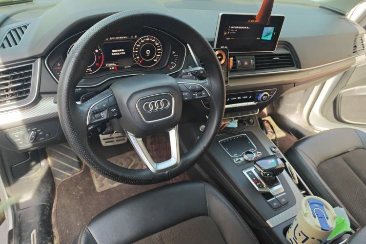 Used Audi Q5L 2018 45 TFSI Prestige Fashion Edition China V Emission Standard Center Console