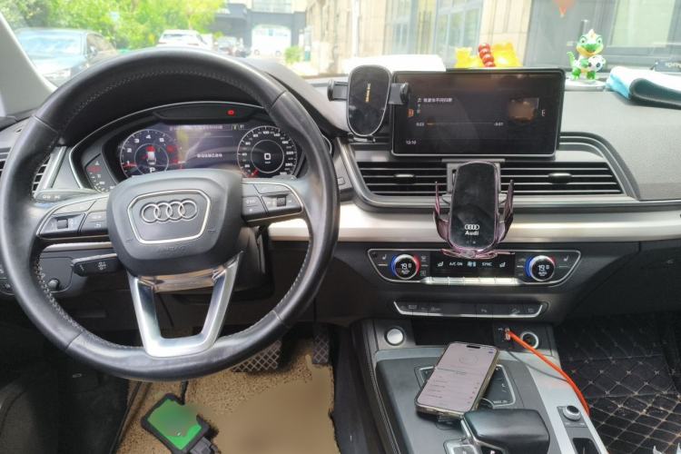 Used Audi Q5L 2018 40 TFSI Prestige Fashion Edition China VI Center Console