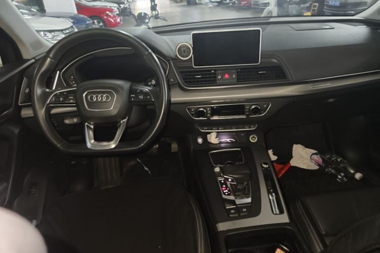 Used Audi Q5L 2018 45 TFSI Prestige Sporty Edition China VI Center Console