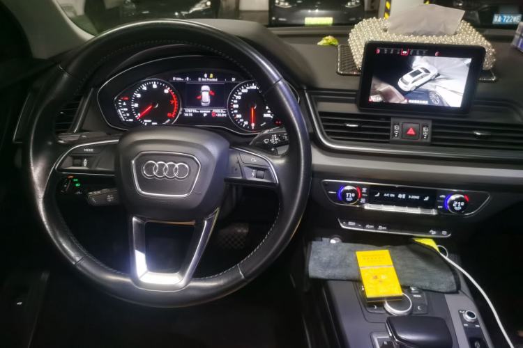 Used Audi Q5L 2018 40 TFSI Prestige Fashion Edition China V Center Console