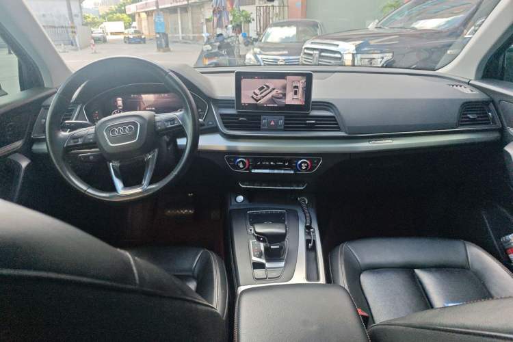 Used Audi Q5L 2018 40 TFSI Prestige Fashion Edition China V Center Console