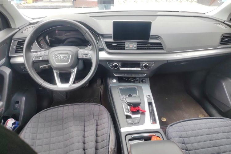 Used Audi Q5L 2018 40 TFSI Prestige Fashion Edition China VI Center Console