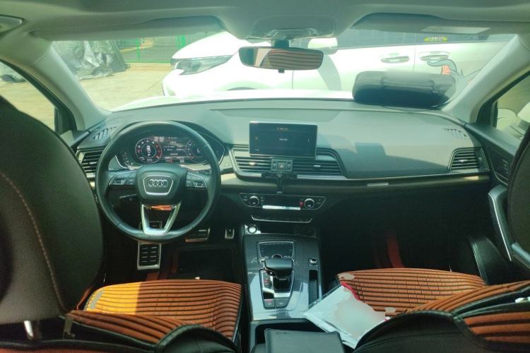 Used Audi Q5L 2018 40 TFSI Prestige Edition China V Center Console