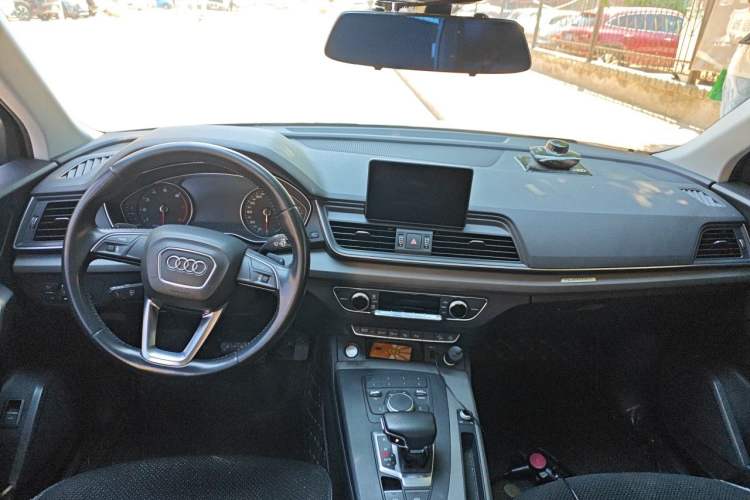 Used Audi Q5L 2018 40 TFSI Prestige Edition China V Center Console