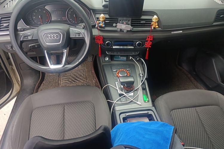 Used Audi Q5L 2018 40 TFSI Prestige Edition China V Center Console