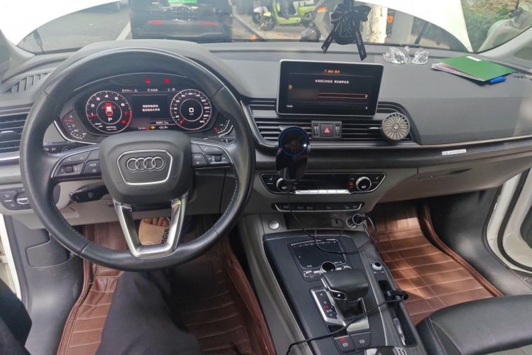 Used Audi Q5L 2018 45 TFSI Prestige Elegant Edition China VI Center Console