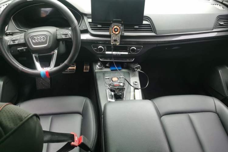 Used Audi Q5L 2018 40 TFSI Prestige Edition China V Center Console
