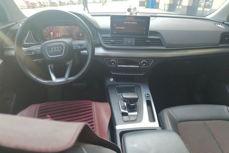 Used Audi Q5L 2018 40 TFSI Prestige Fashion Edition China V Center Console