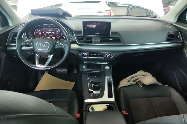 Used Audi Q5L 2018 45 TFSI Prestige Fashion Edition China V Emission Standard Center Console