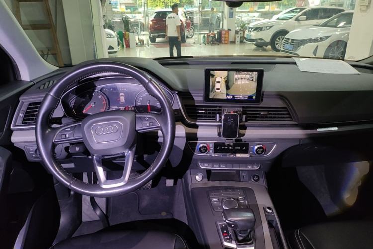 Used Audi Q5L 2018 40 TFSI Prestige Edition China V Center Console