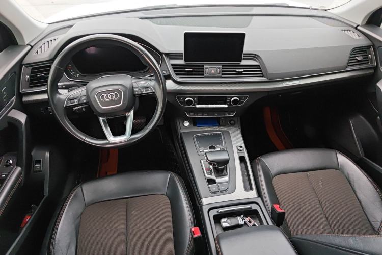 Used Audi Q5L 2018 45 TFSI Prestige Fashion Edition China V Emission Standard Center Console