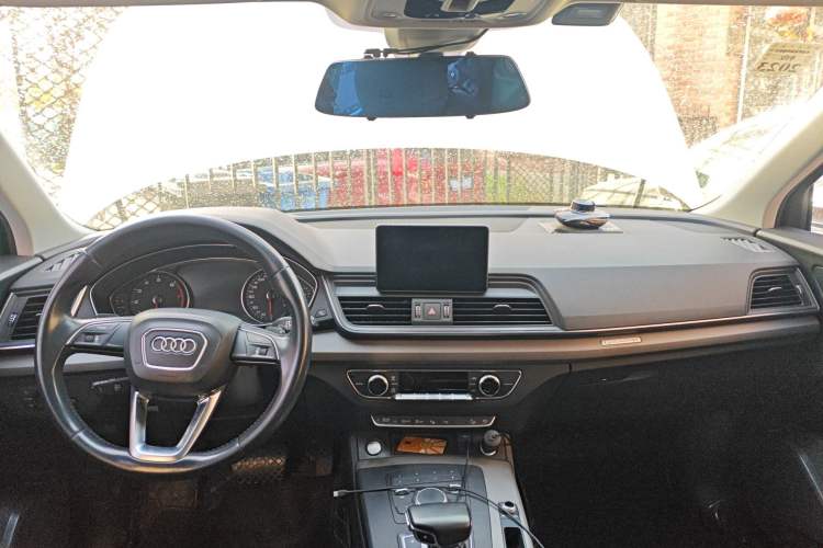 Used Audi Q5L 2018 40 TFSI Prestige Edition China V Center Console