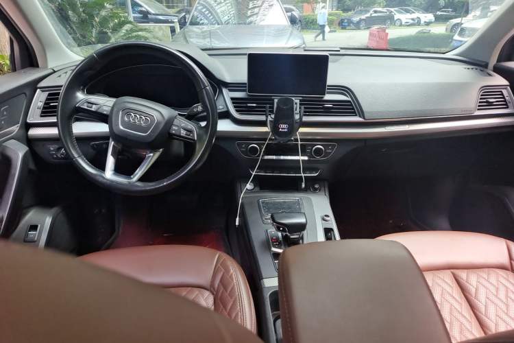 Used Audi Q5L 2018 45 TFSI Prestige Fashion Edition China VI Emission Standard Center Console