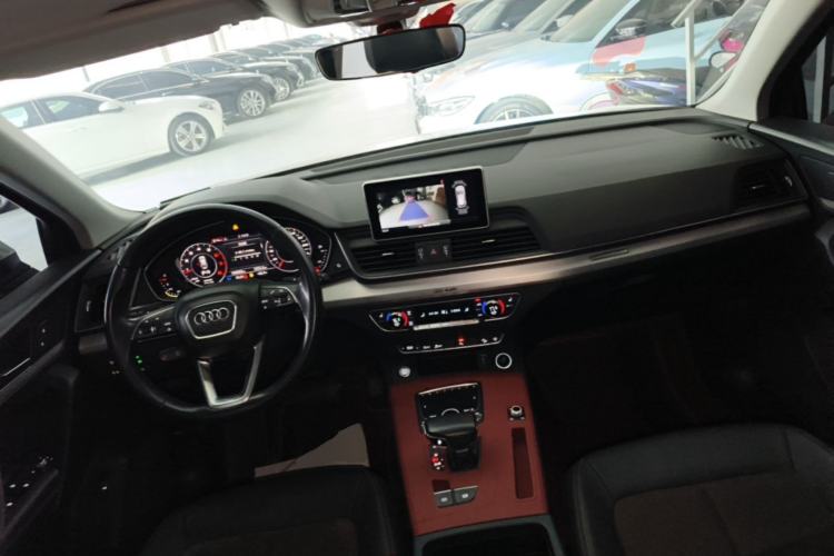 Used Audi Q5L 2018 40 TFSI Prestige Fashion Edition China VI Center Console
