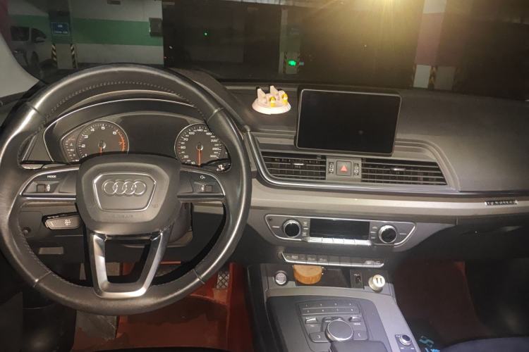 Used Audi Q5L 2018 40 TFSI Prestige Edition China V Center Console