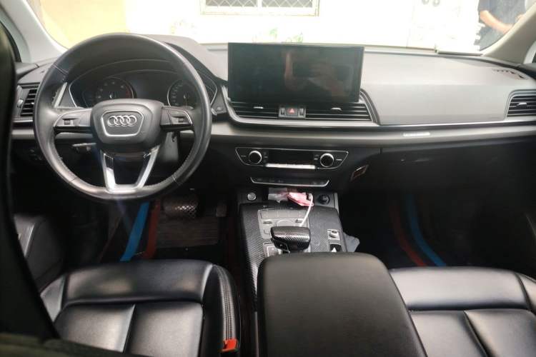 Used Audi Q5L 2018 40 TFSI Prestige Edition China VI Emission Standard Center Console